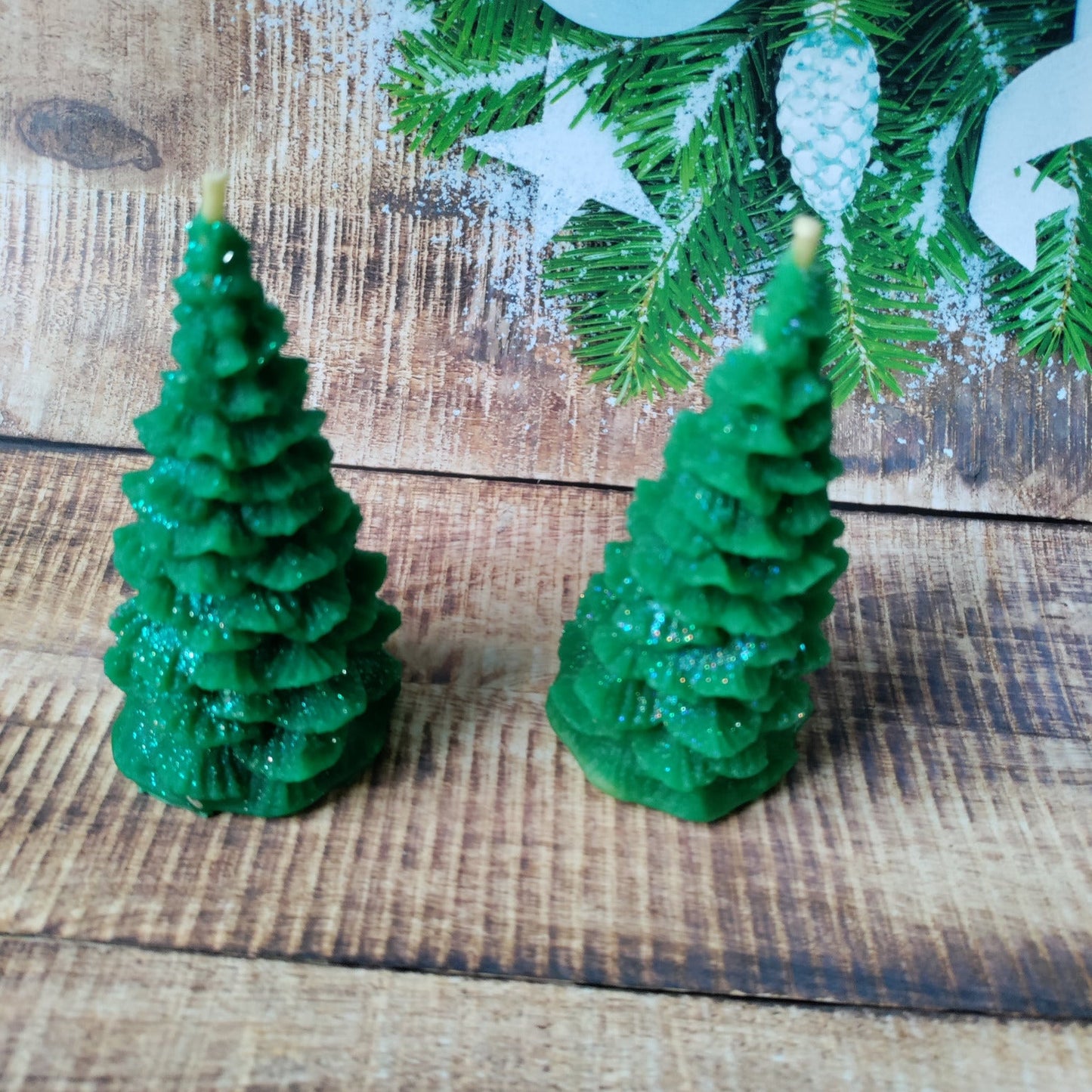 Christmas tree, green with glitter, beeswax candle - Unboxed