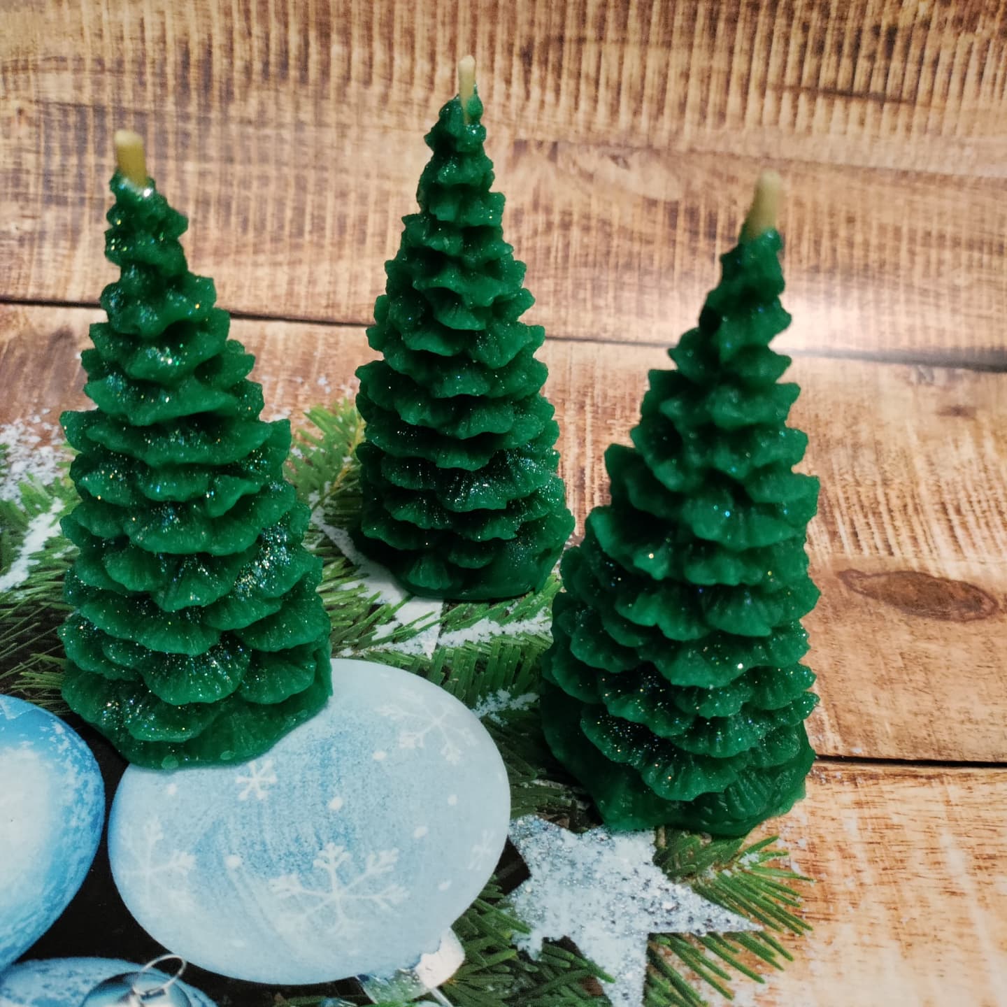 Christmas tree, green with glitter, beeswax candle - Unboxed